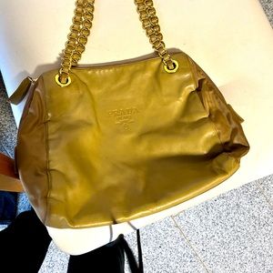 🤎PRADA🤎 olive green soft leather bag authentic